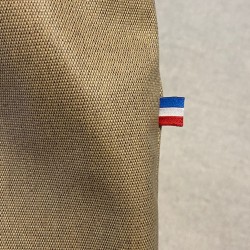 Détail drapeau français sac Lutyl compact  taupe fabriqué en France