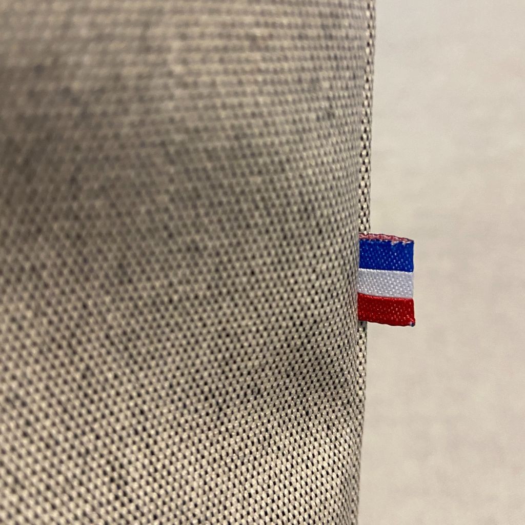 Détail drapeau français sac Lutyl zip compact grise fabriqué en France