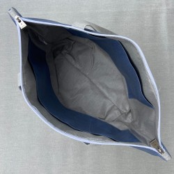 Intérieur du sac zippé XL Lutyl bleu denim avec 3 poches intégrée en toile enduite