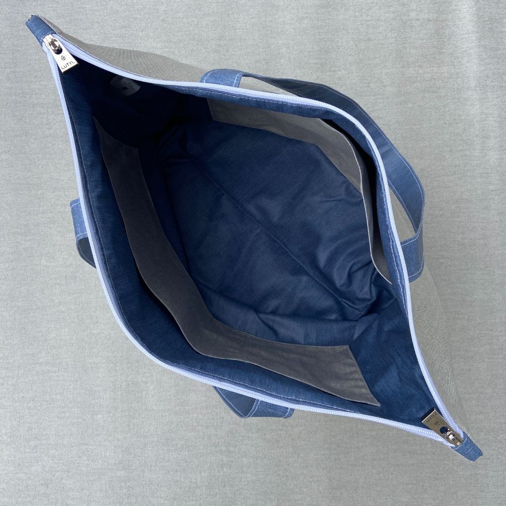 Intérieur du sac zippé XL Lutyl gris avec 3 poches intégrée en toile enduite
